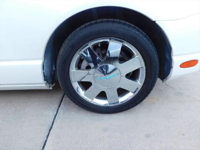 2002 Ford Thunderbird Base