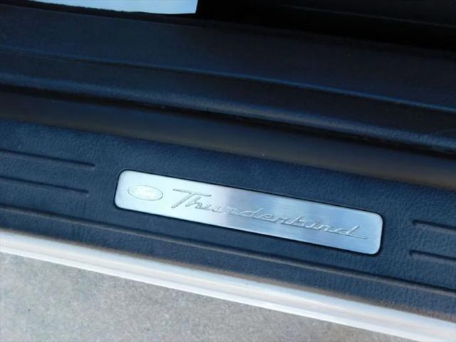 2002 Ford Thunderbird Base