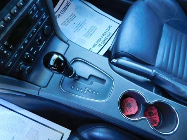 2002 Ford Thunderbird Base