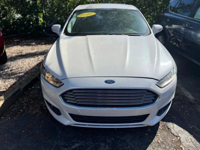 2016 Ford Fusion SE