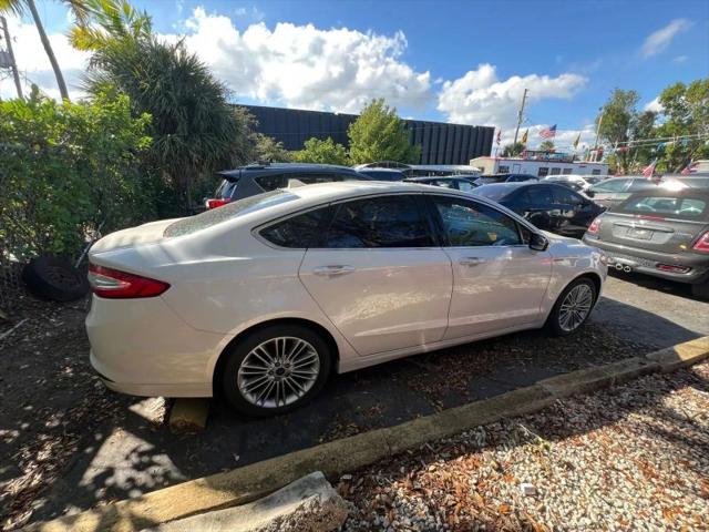 2016 Ford Fusion SE