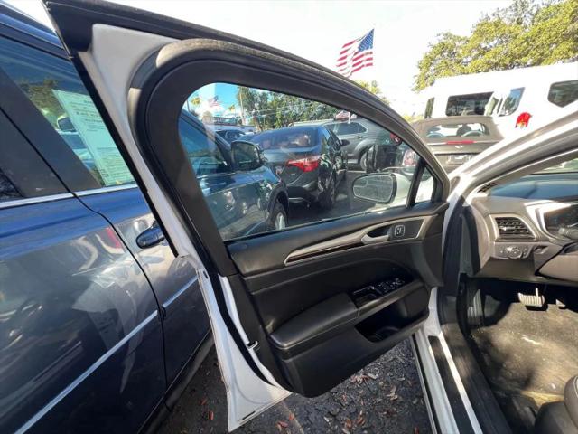 2016 Ford Fusion SE