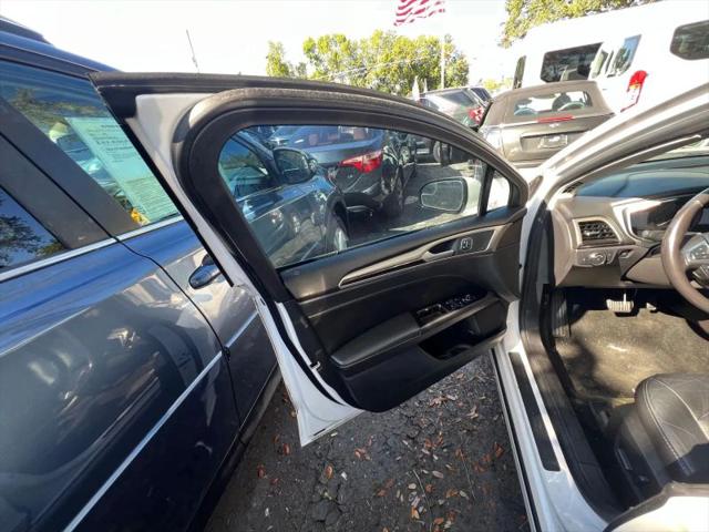 2016 Ford Fusion SE