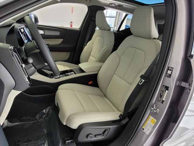 2026 Volvo XC40 B4 Plus