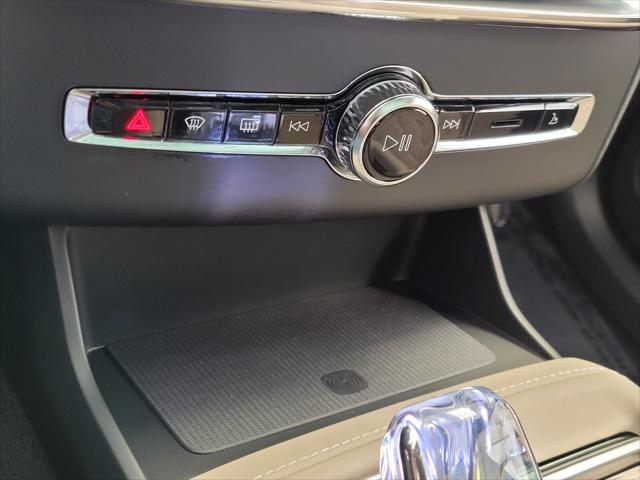 2026 Volvo XC90 B6 Core