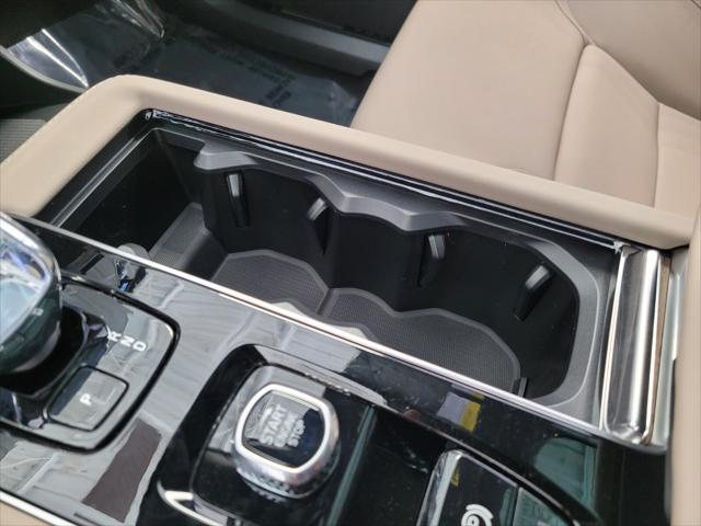 2026 Volvo XC90 B6 Core