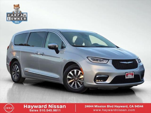 2023 Chrysler Pacifica Hybrid Limited for sale in Hayward, CA
