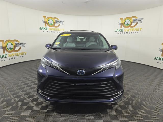 2025 Toyota Sienna XLE 2025 Toyota Sienna XLE