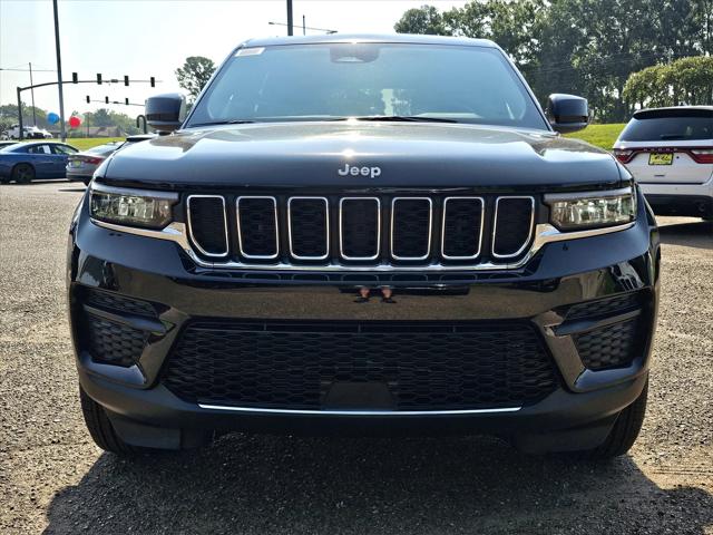 2025 Jeep Grand Cherokee Laredo X 4x4