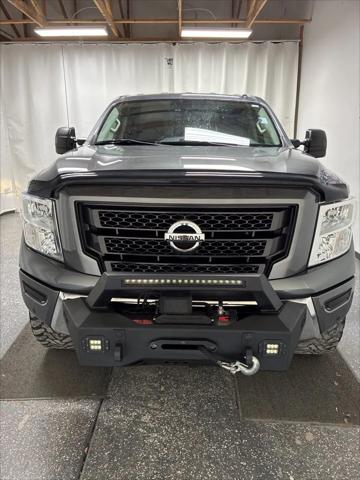 2020 Nissan TITAN Crew Cab SV 4x4 2020 Nissan TITAN Crew Cab SV 4x4
