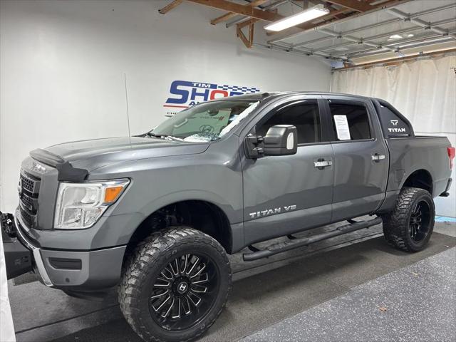 2020 Nissan TITAN Crew Cab SV 4x4 2020 Nissan TITAN Crew Cab SV 4x4