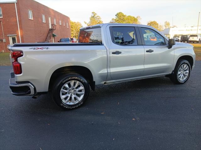 2022 Chevrolet Silverado 1500 4WD Crew Cab Short Bed Custom 2022 Chevrolet Silverado 1500 4WD Crew Cab Short Bed Custom