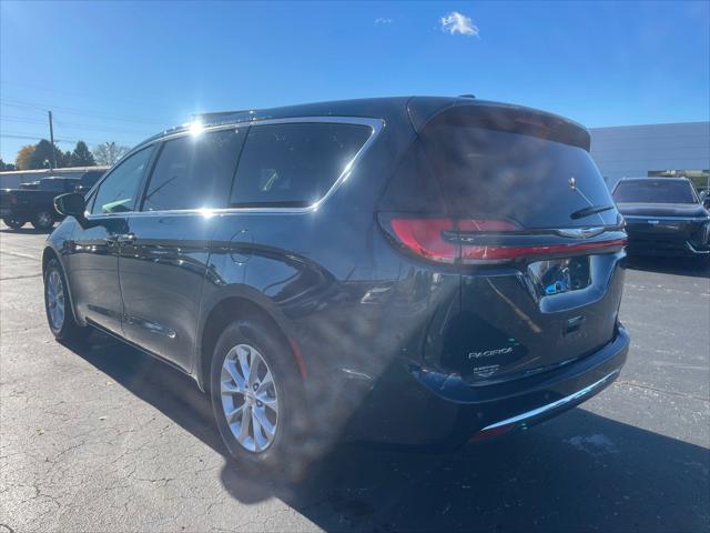 2024 Chrysler Pacifica Touring L AWD
