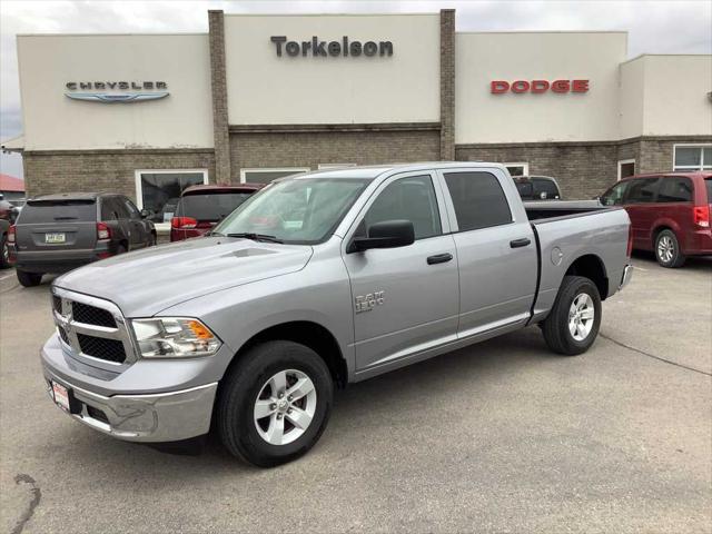 2022 RAM 1500 Classic SLT Crew Cab 4x4 57 Box 2022 RAM 1500 Classic SLT Crew Cab 4x4 57 Box