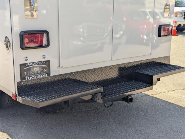 2025 GMC Savana Cutaway Work Van