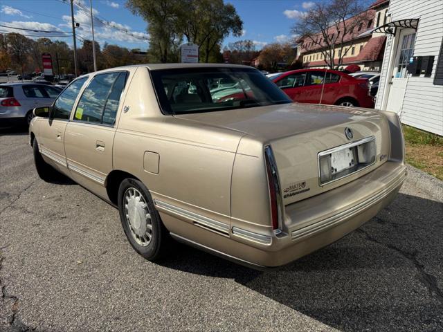 1998 Cadillac DeVille Standard