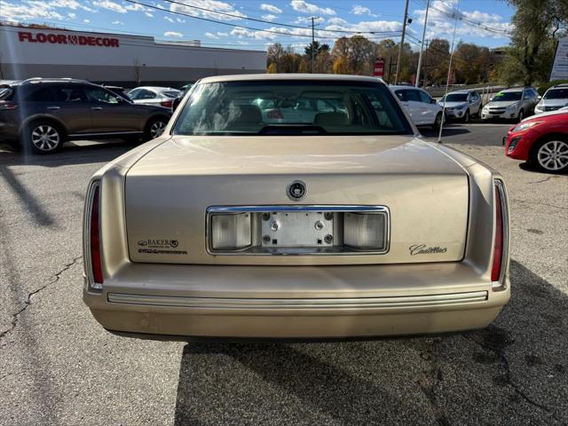 1998 Cadillac DeVille Standard