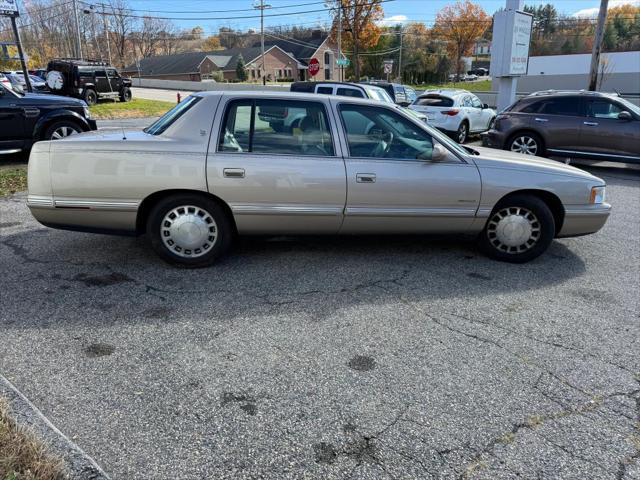 1998 Cadillac DeVille Standard
