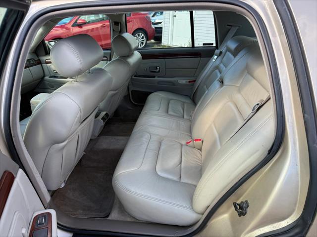 1998 Cadillac DeVille Standard