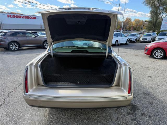 1998 Cadillac DeVille Standard