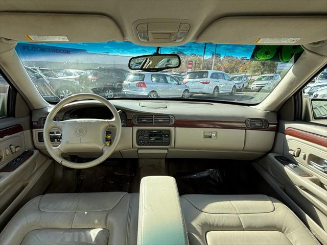 1998 Cadillac DeVille Standard
