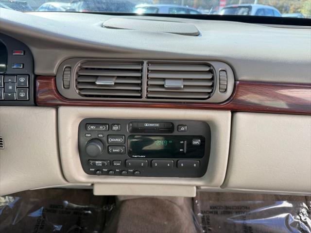 1998 Cadillac DeVille Standard