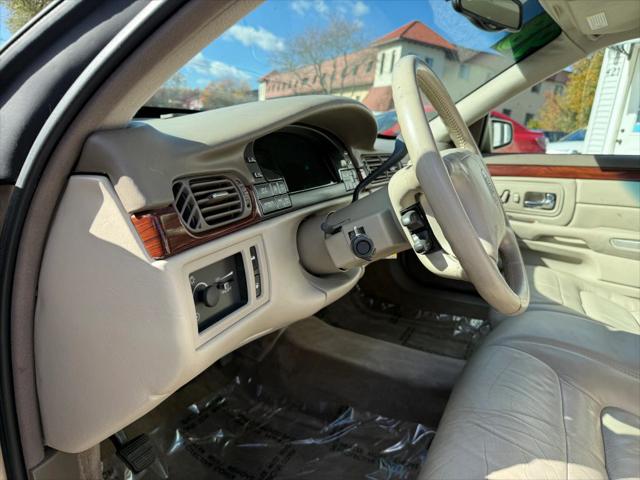 1998 Cadillac DeVille Standard