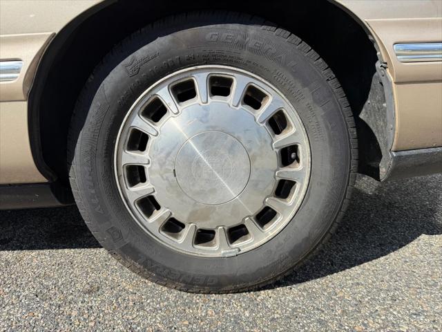 1998 Cadillac DeVille Standard