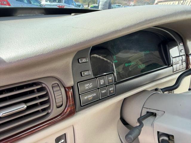 1998 Cadillac DeVille Standard