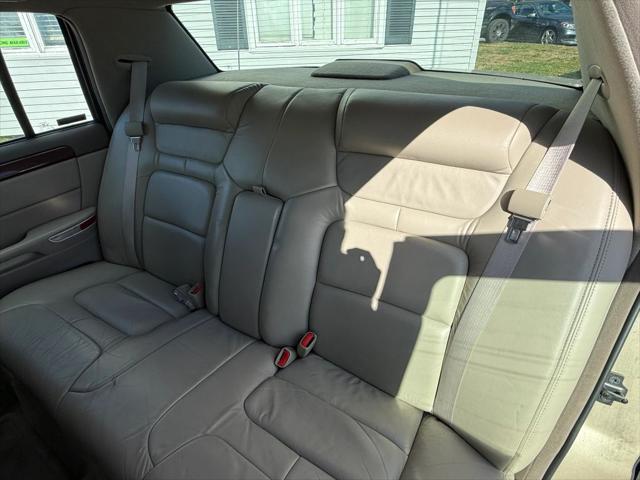 1998 Cadillac DeVille Standard