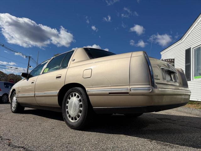 1998 Cadillac DeVille Standard