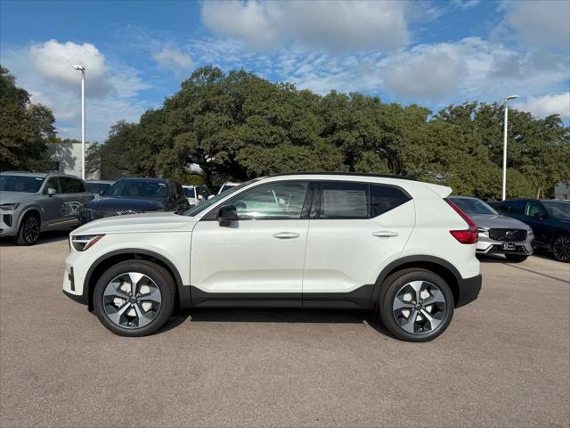 2026 Volvo XC40 Plus, B5 AWD Gas (mild hybrid), Dark