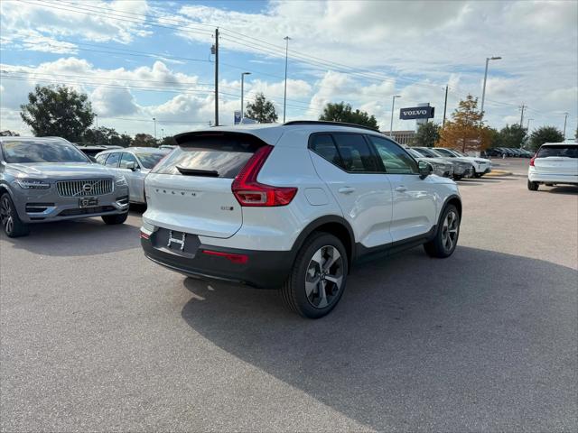 2026 Volvo XC40 Plus, B5 AWD Gas (mild hybrid), Dark