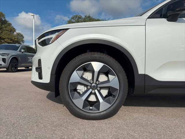 2026 Volvo XC40 Plus, B5 AWD Gas (mild hybrid), Dark