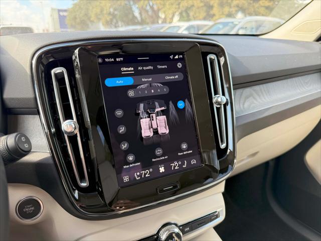 2026 Volvo XC40 Plus, B5 AWD Gas (mild hybrid), Dark