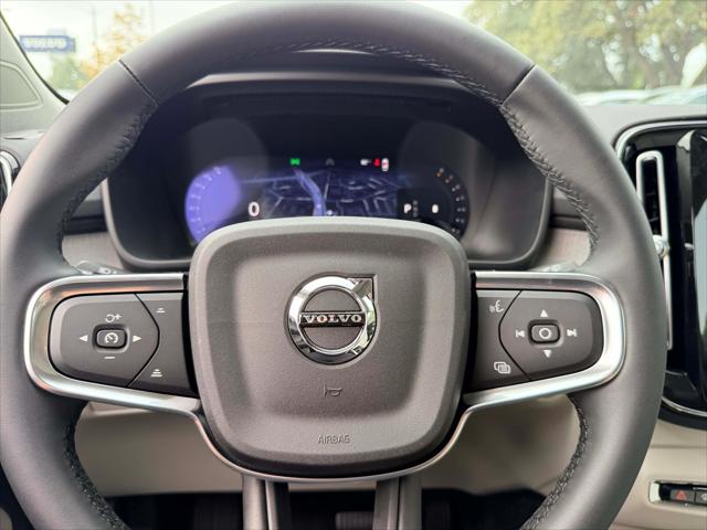 2026 Volvo XC40 Plus, B5 AWD Gas (mild hybrid), Dark