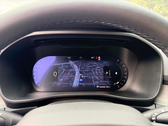 2026 Volvo XC40 Plus, B5 AWD Gas (mild hybrid), Dark