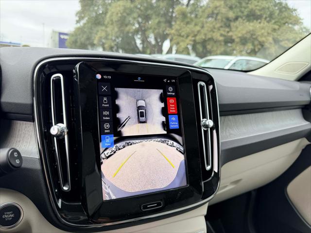 2026 Volvo XC40 Plus, B5 AWD Gas (mild hybrid), Dark