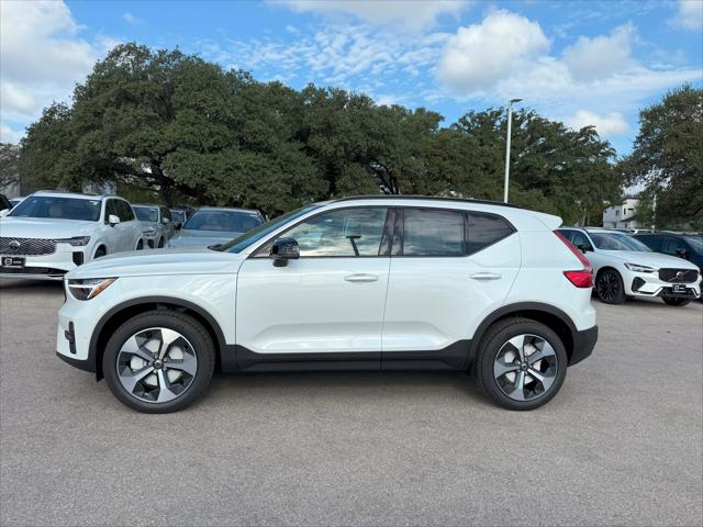 2026 Volvo XC40 Plus, B5 AWD Gas (mild hybrid), Dark