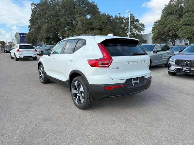 2026 Volvo XC40 Plus, B5 AWD Gas (mild hybrid), Dark
