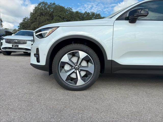 2026 Volvo XC40 Plus, B5 AWD Gas (mild hybrid), Dark