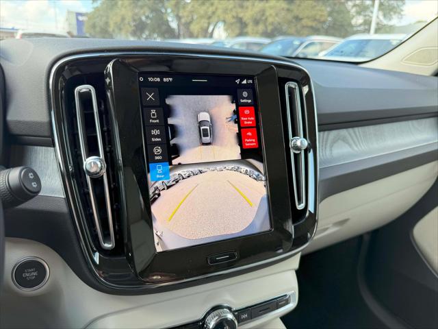 2026 Volvo XC40 Plus, B5 AWD Gas (mild hybrid), Dark