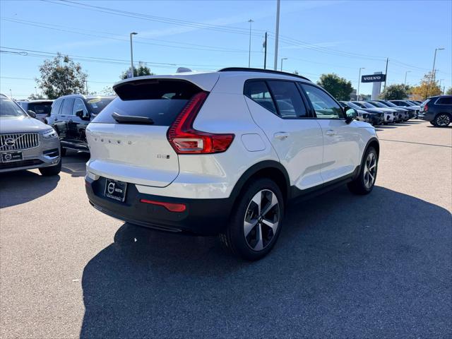 2026 Volvo XC40 Plus, B5 AWD Gas (mild hybrid), Dark