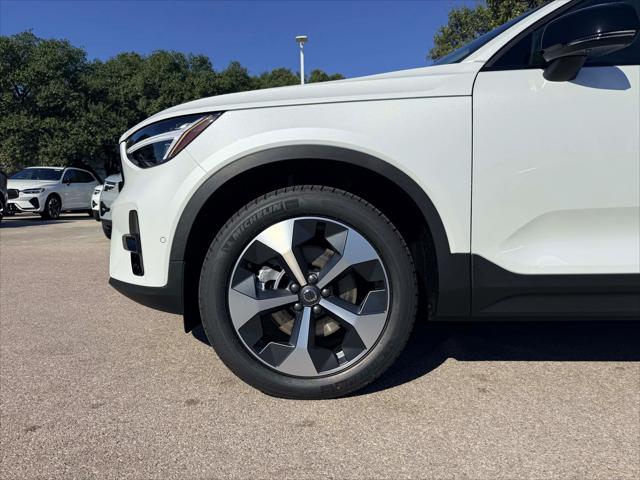 2026 Volvo XC40 Plus, B5 AWD Gas (mild hybrid), Dark