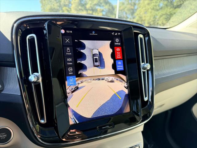 2026 Volvo XC40 Plus, B5 AWD Gas (mild hybrid), Dark