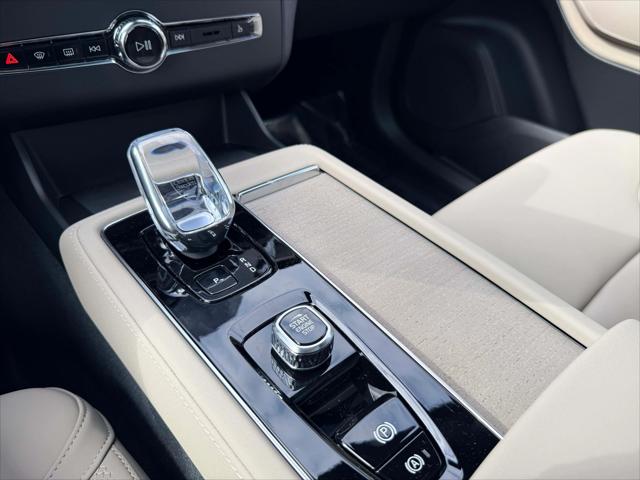2026 Volvo XC90 Plus, B6 AWD Gas (mild hybrid), Gasoline, Bright, 7 Seats