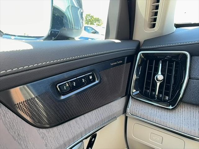 2026 Volvo XC90 Ultra, B6 AWD Gas (mild hybrid), Gasoline, Bright, 7 Seats