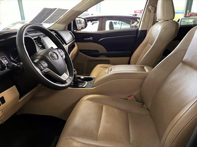 2016 Toyota Highlander Limited V6 [13]