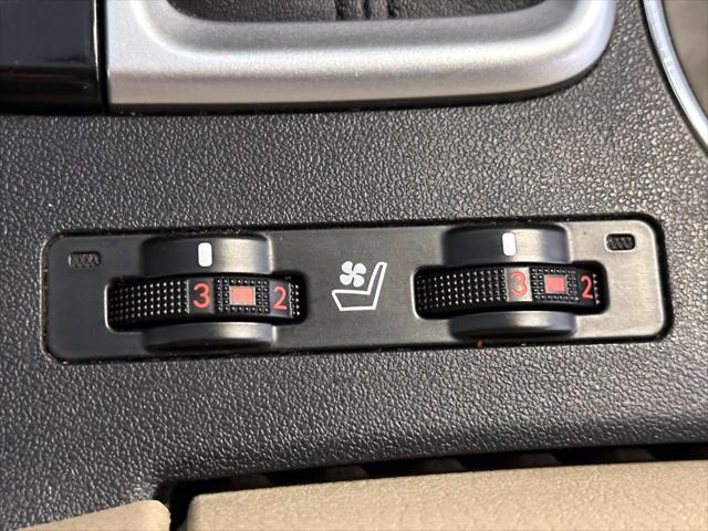 2016 Toyota Highlander Limited V6 [29]