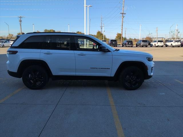 2023 Jeep Grand Cherokee Altitude 2023 Jeep Grand Cherokee Altitude